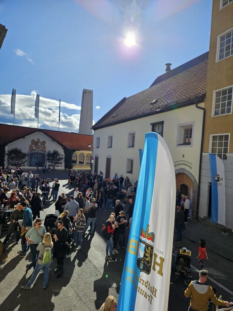 Gassenverkauf_Blattlsonntag_2023_zwickl_Siphonflasche (5)